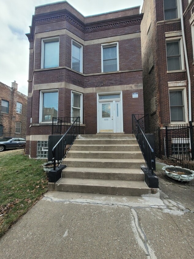 Primary Photo - 7322 S Coles Ave