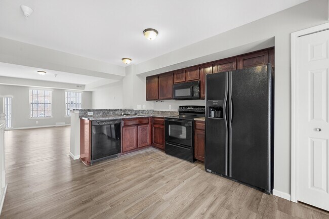 Foto del edificio - 14154 Lakeside Blvd N