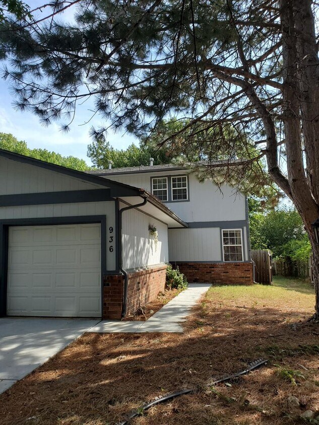 Foto principal - 936 S Longfellow St