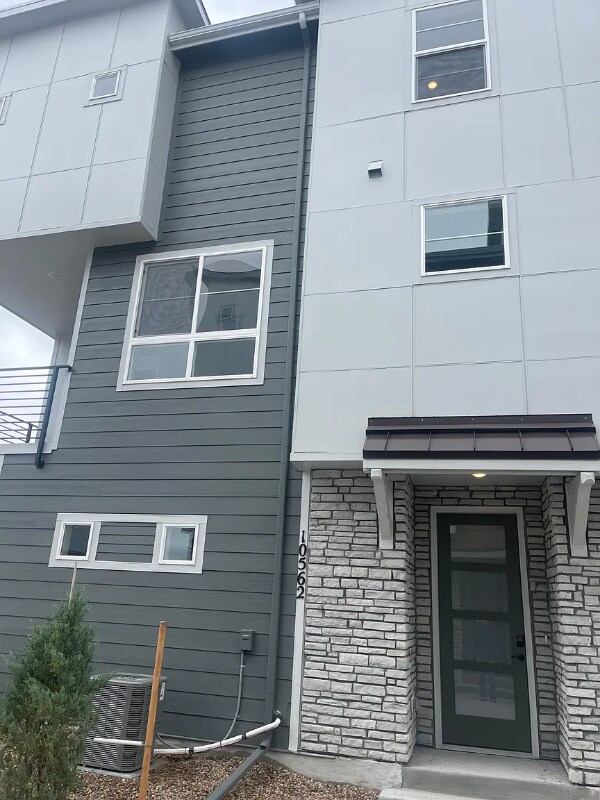 Foto del edificio - 10562 Domeykite Vw