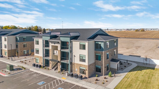 Building Photo - Lincoln Crossing Apts