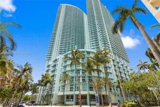 Building Photo - 1900 N Bayshore Dr