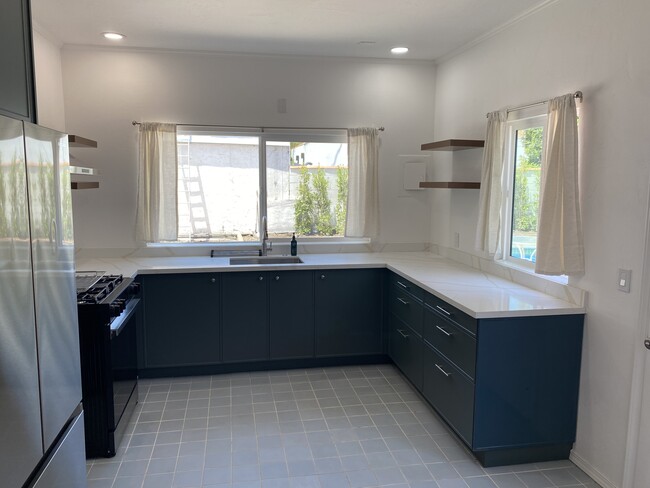Building Photo - 217 S Camden Dr