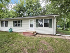 Building Photo - 8694-8696 Stony Lake Rd