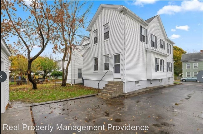 Building Photo - 29 Pleasant St
