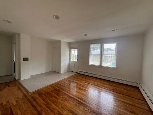 Building Photo - 23 Degraw Ave
