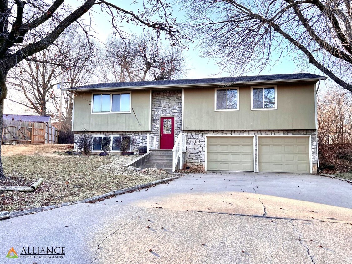 1219 Haas Cir, Manhattan, KS 66503 House Rental in Manhattan, KS