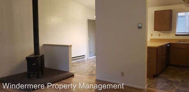 Foto del edificio - 6368 Pine Rd NE