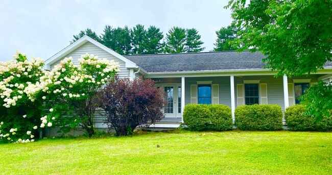 Building Photo - Coming Soon! Charming 3-Bedroom Home with ...