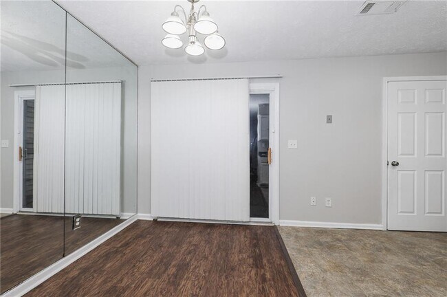 Foto del edificio - 284 Timber Creek Ln SW