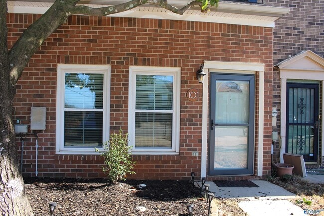 Foto del edificio - 101 Cresent Circle