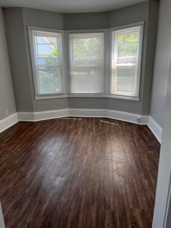 Building Photo - 3020 Searsdale Ave