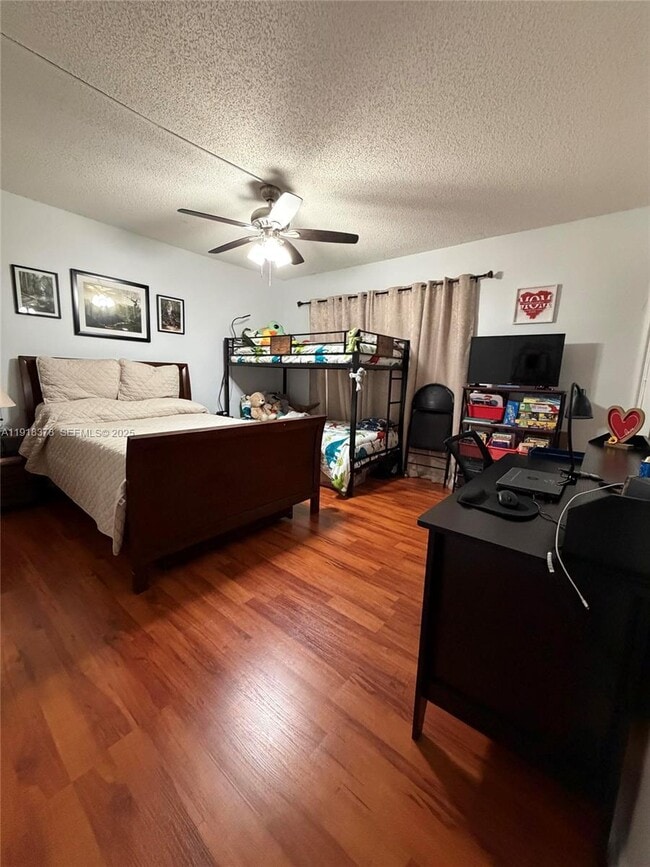 Foto del edificio - 8415 SW 107th Ave