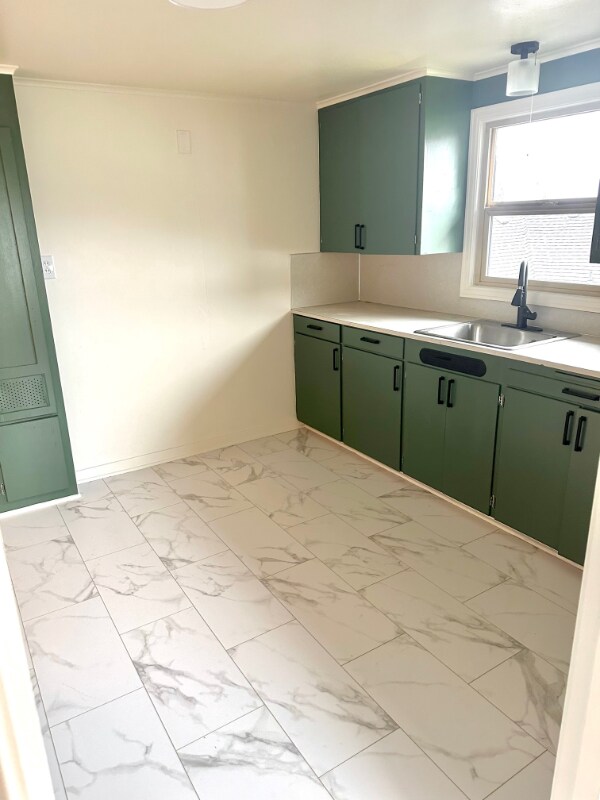 Foto principal - 3016 Simpson Ave