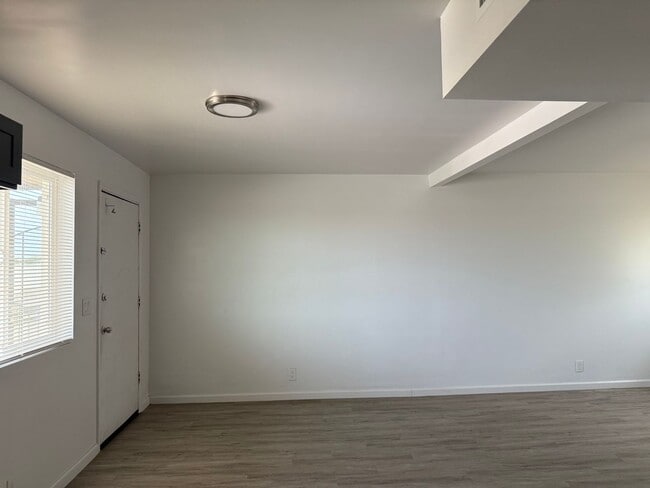 Building Photo - 1 Bedroom Phx. Apartment