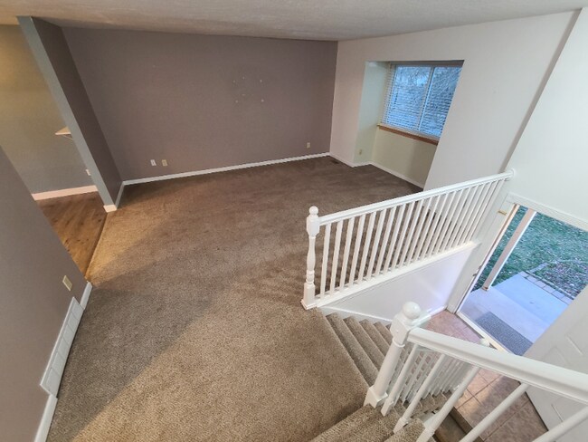 Building Photo - 907 N 900 W