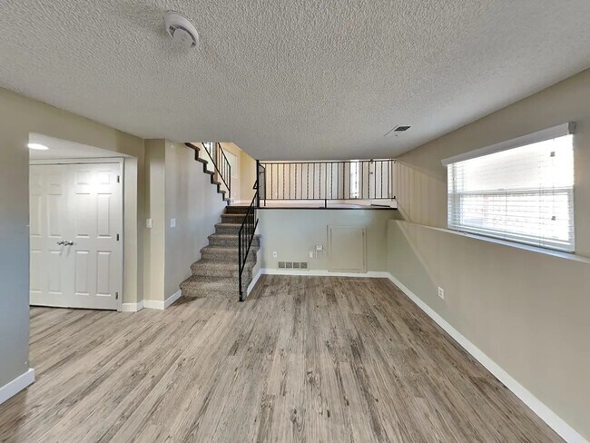 Foto del edificio - 8902 Cottonwood Way