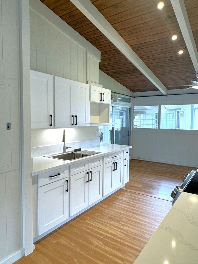 Building Photo - Peaceful Kaneohe -  RenovatedTwo bedroom, ...