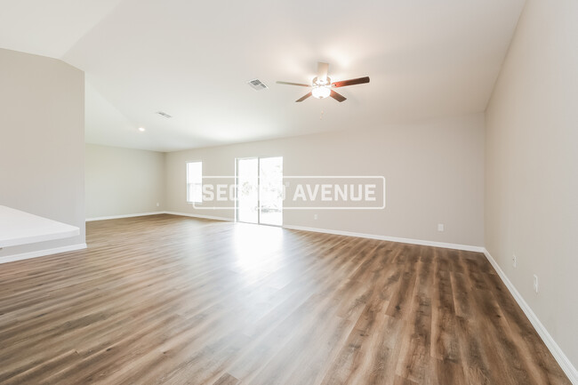 Foto del edificio - 1803 E 10th ST