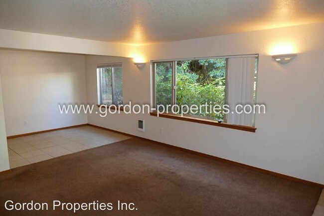 Foto del edificio - 12506-12508 SE Shell Ln