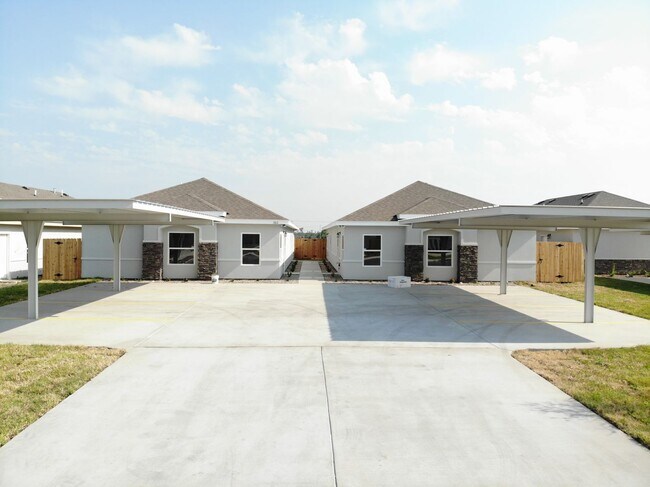 Foto del edificio - 1812 Redbud Ln