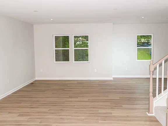 Building Photo - 8906 Chestnut Ave