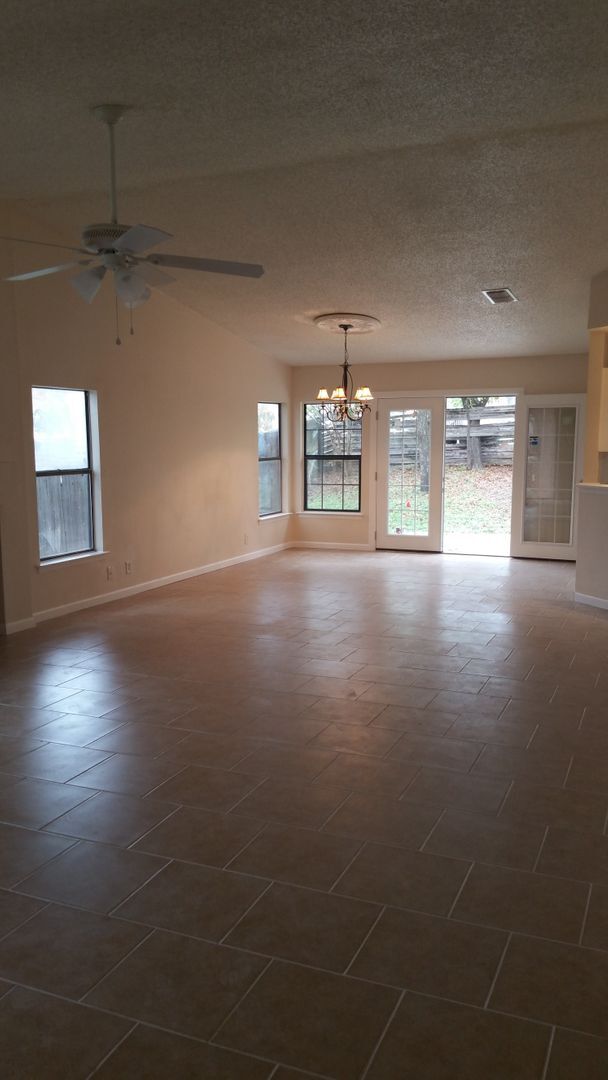 Foto del edificio - 10343 Prescott Dr