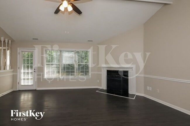 Building Photo - 2700 Teak Ct