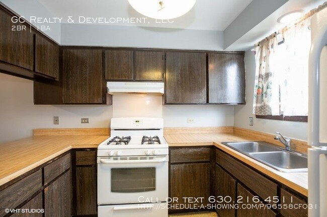 Building Photo - 443 E 192nd St