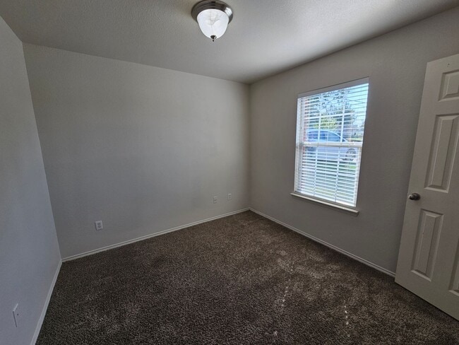 Foto del edificio - Coming Soon-  Absolutely Amazing property