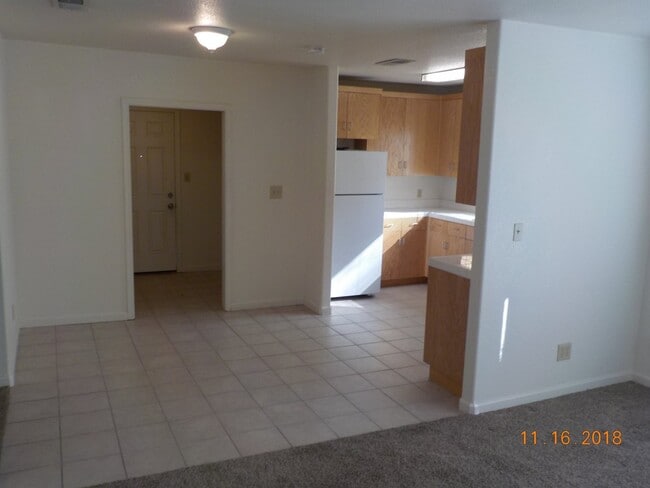 Building Photo - Charming Downtown House