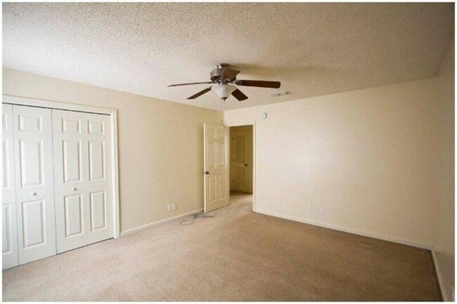 Building Photo - 299 Raleigh Dr