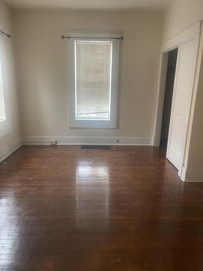 Building Photo - 1205 Paquin St