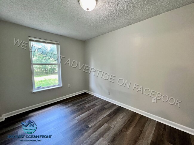 Foto del edificio - Adorable, fully renovated 3 bedroom / 1 ba...
