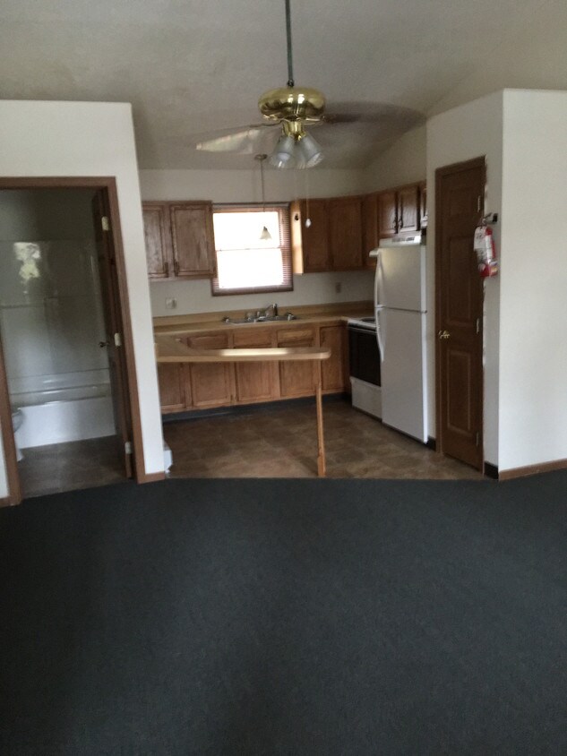 150 Starr Rd Unit 150b Nelsonville Oh 45764 Apartment For Rent In Nelsonville Oh Apartments Com