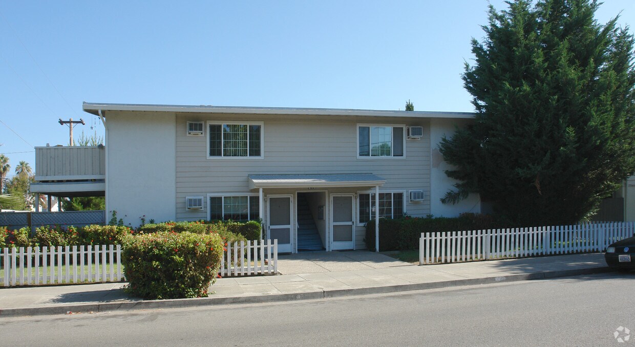 Foto del edificio - 675 W Sunnyoaks Ave