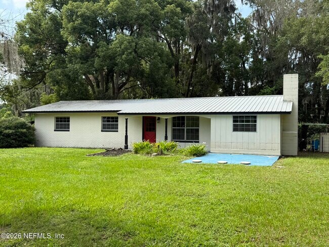 Foto del edificio - 7451 Crill Ave