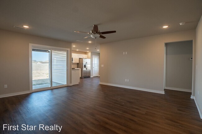 Building Photo - 3 br, 2 bath House - 329 N Mojave Street