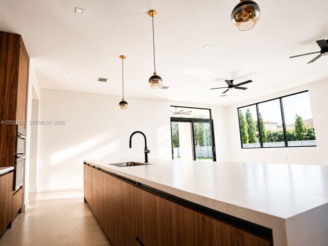 Foto del edificio - 13023 Davie Oaks Dr