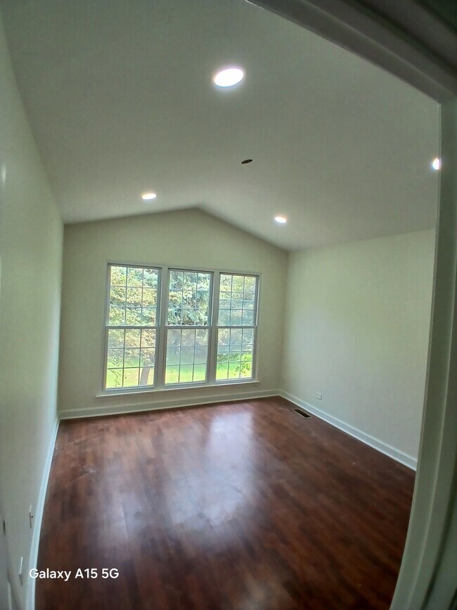 Foto del edificio - 1150 Regency Dr