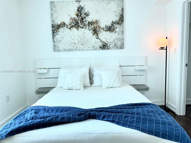 Foto del edificio - 9066 SW 73rd Ct