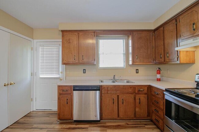 Foto del edificio - 371 Peabody Dr