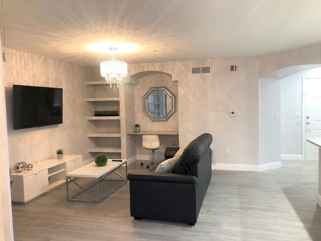 Photo - 7350 Westpointe Blvd Apartment