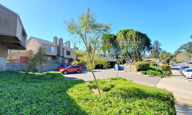 Building Photo - 750 Chorro St