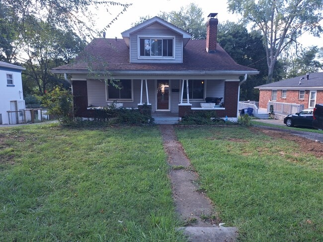 Building Photo - 2908 Wurtele Ave
