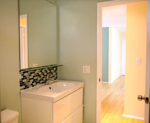 bathroom - 177 Douglas St