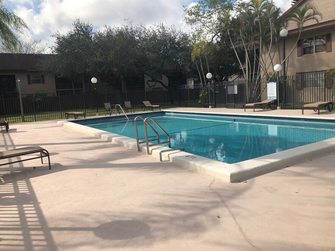 11229 N Kendall Dr Unit D211, Miami, FL 33176 Condo for Rent in Miami