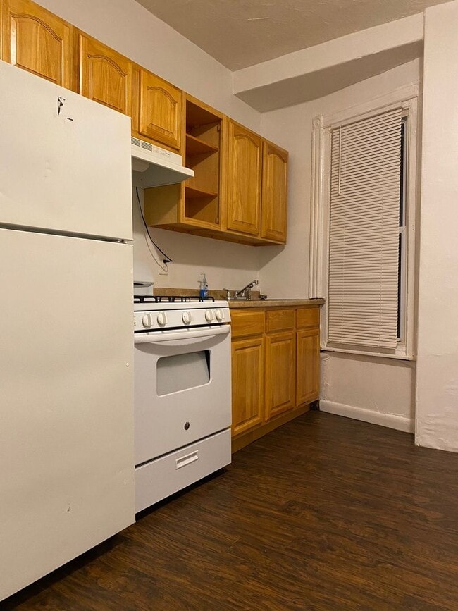 Foto del edificio - 6033 Elmwood Ave