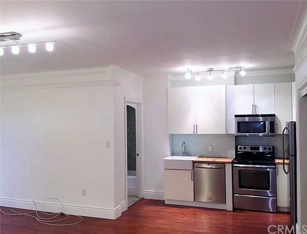 Building Photo - 140 Linden Ave