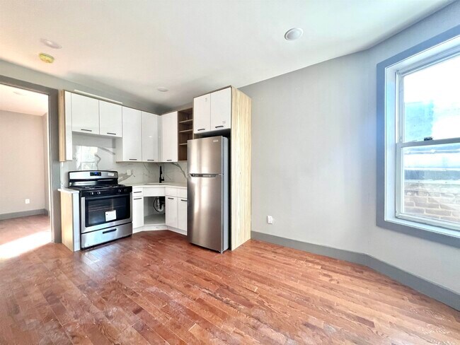 Building Photo - 39 Van Wagenen Ave